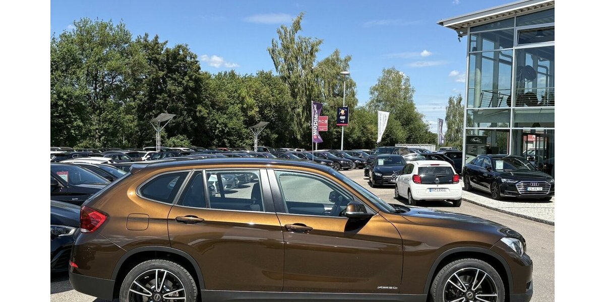 BMW X1 xDrive 20 i SITZHEIZUNG/LENKHZ/PDC/ISO-FIX 79.601 km 12.900 &euro; Villingen-Schwenningen 78054