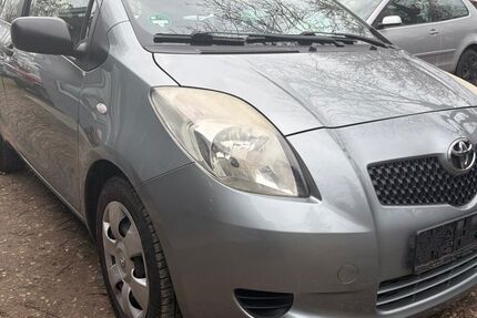 Toyota Yaris 104.356 km 4.990 &euro; Berlin 14167