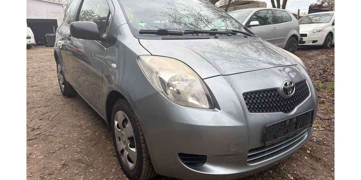 Toyota Yaris 104.356 km 4.990 &euro; Berlin 14167