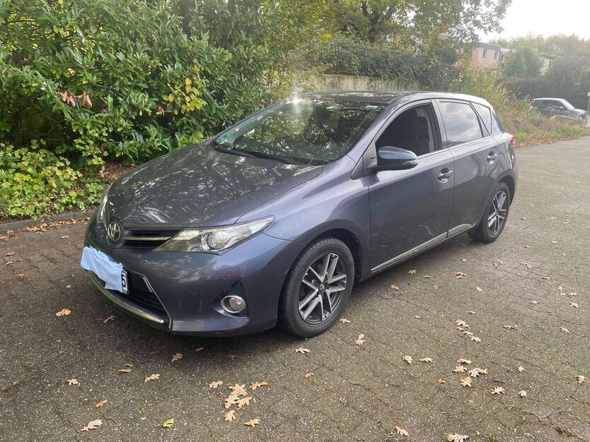 Toyota Auris 128.975 km 8.750 € Ratingen 40883