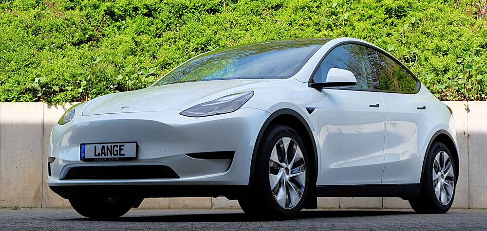 Tesla Model Y 39.168 km 40.980 &euro; Köln 50996