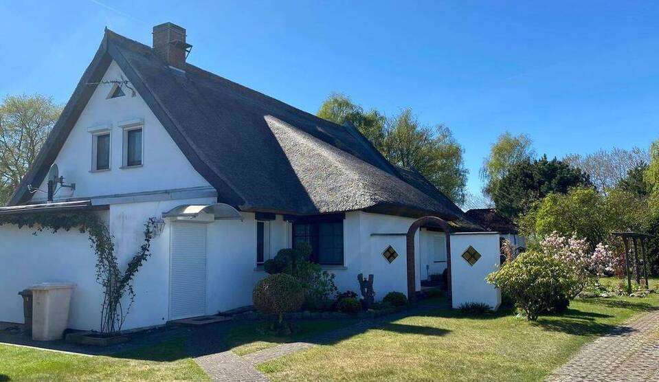 Traditionell reetgedeckte große Doppelhaushälfte zzgl. Ferienhaus und vielem mehr in Karlshagen