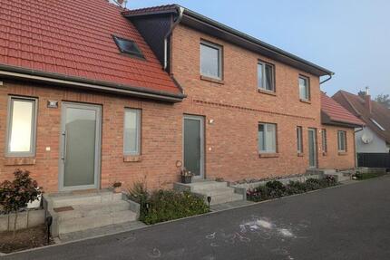 4-Raum-Dachgeschosswohnung in Lieblingshof, Carport, Garten 4 zimmer