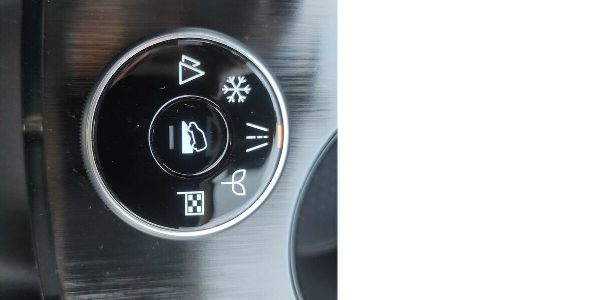 Nissan X-Trail e-Power e-4orce Tekna 4x4 35.698 km 37.190 &euro; Höchstenbach 57629