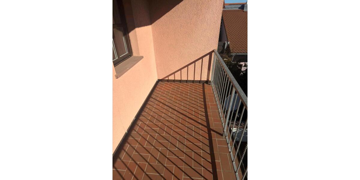 Etagenwohnung Bad Homburg vor der Höhe Gonzenheim - 3 Zimmer, 92 m&sup2;, 1.600&euro; | Angebot:26049653