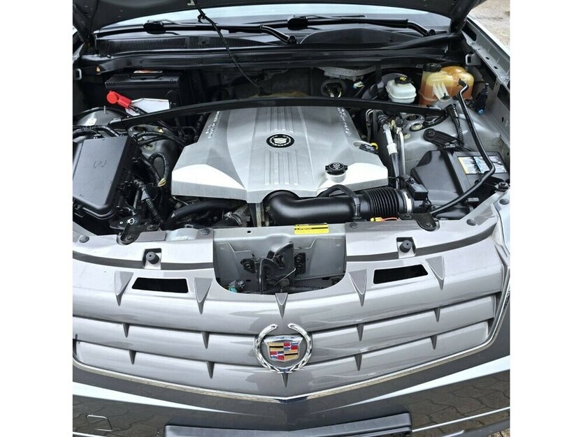 SRX 4X4 V8 Luxury PANO AT- NAVI XENON LEDER BEIGE