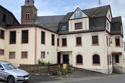 Haus Monzelfeld - 50 Zimmer, 1.000 m&sup2;, 630.000&euro; | Angebot:25304766