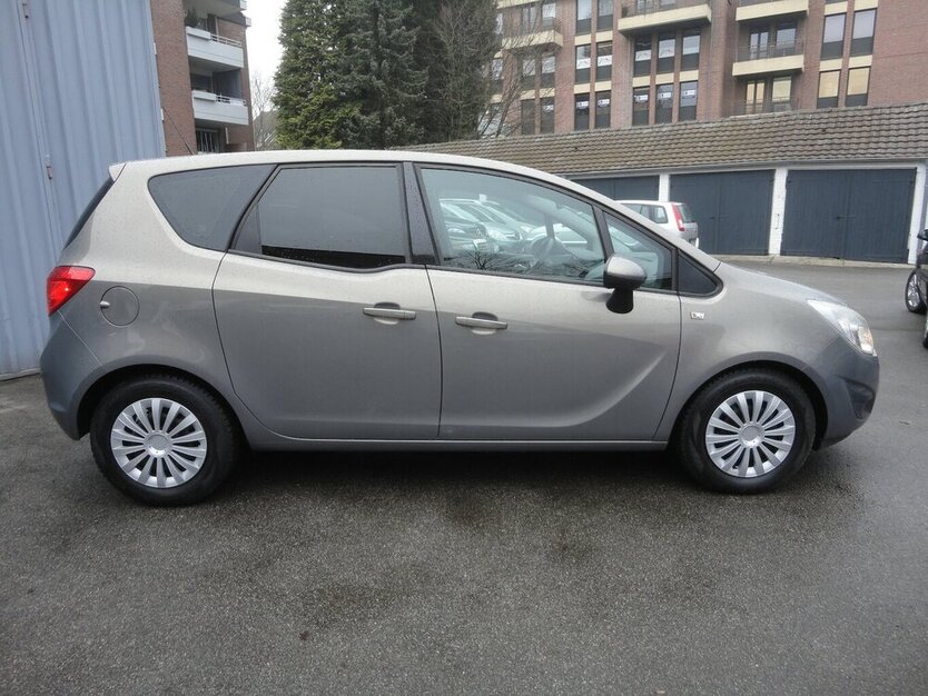 Opel Meriva Edition Autom Klima SHZ Allwetter Euro6 89.000 km 8.499 € Neuss 41462