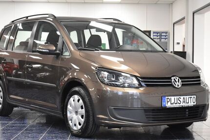 VW Touran 166.400 km 9.270 &euro; Nürnberg 90431