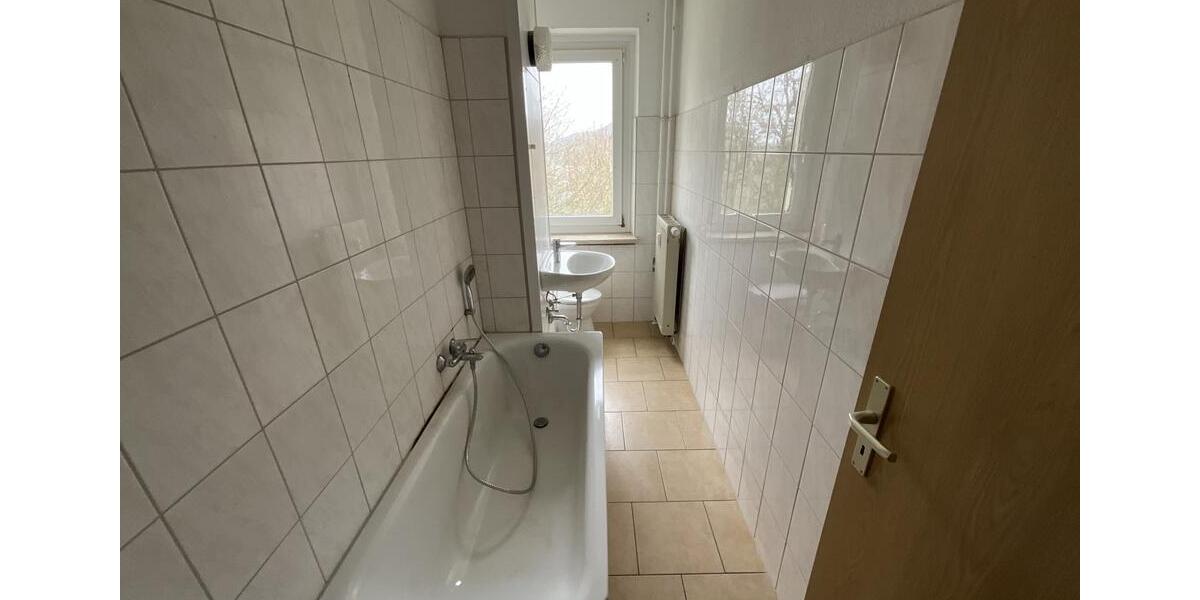 Etagenwohnung Suhl - 3 Zimmer, 60 m&sup2;, 411&euro; | Angebot:26676874
