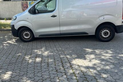 Peugeot Expert 147.895 km 12.499 &euro; München 81377