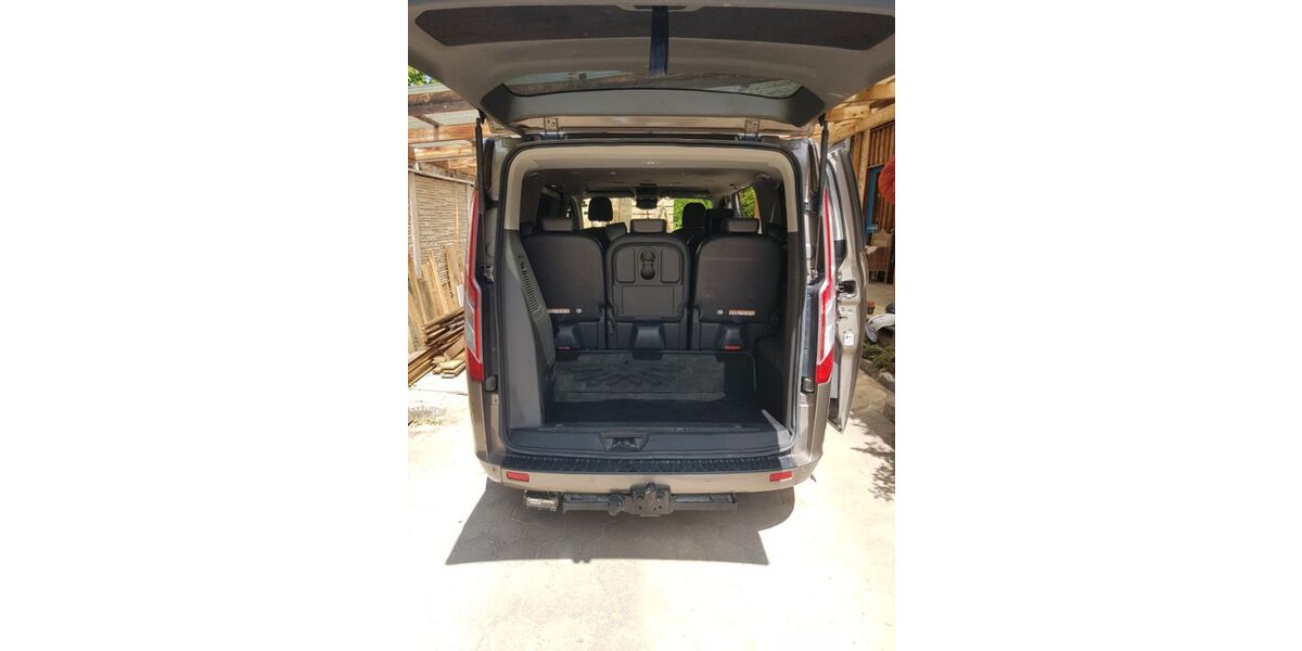 Ford Tourneo Custom 212.300 km 17.990 &euro; Beratzhausen 93176