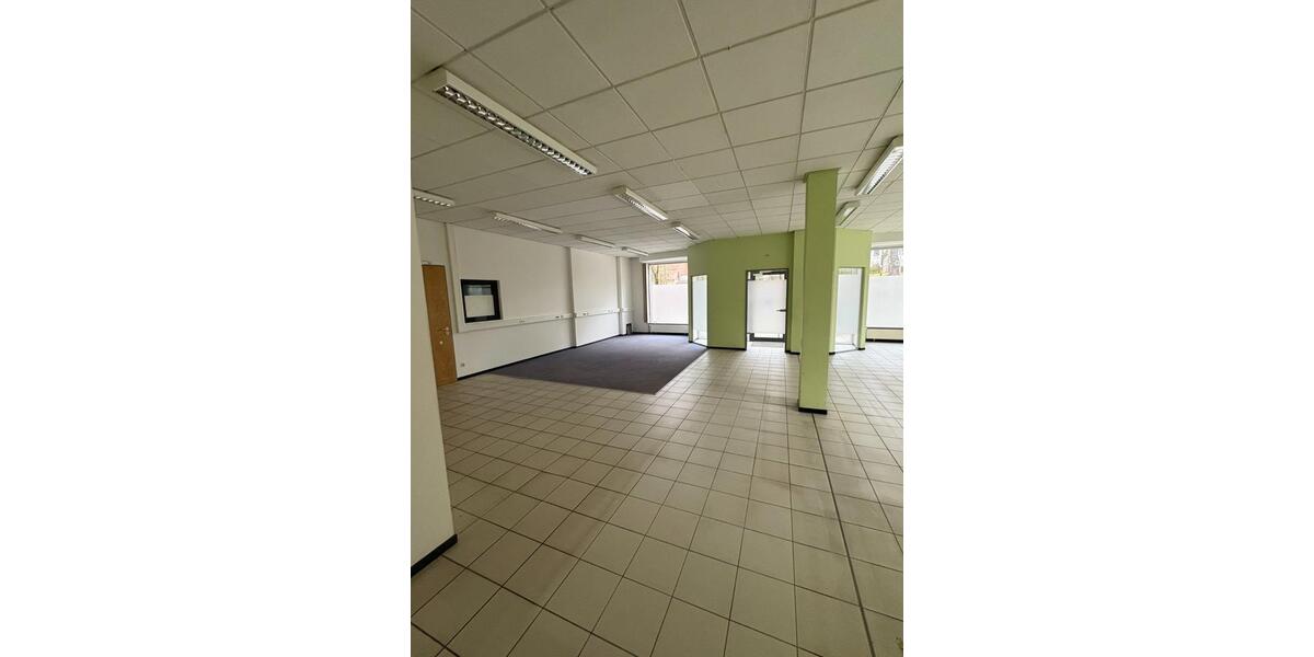 Großzügige Gewerbeeinheit Zentrum Su.- Ro.zu vermieten zimmer