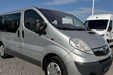 Opel Vivaro 177.000 km 7.988 &euro; Rheinbach 53359