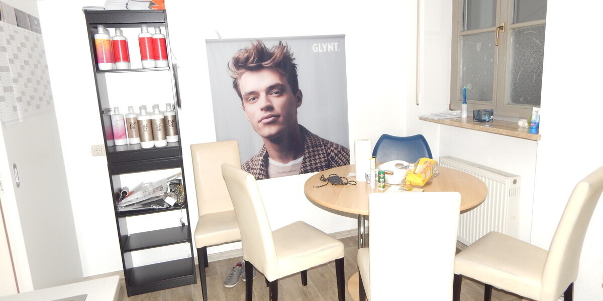 Voll ausgestatteter Friseursalon, kernsaniert 2019, klimatisiert, ablösefrei, sofort startklar! - Gewerbeobjekt Freilassing Freilassing | Angebot:23021567