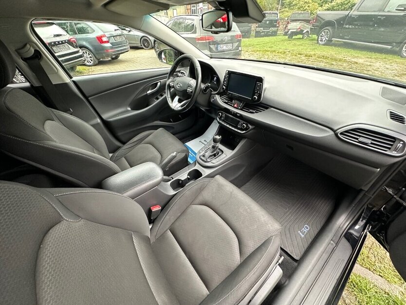 Hyundai i30 Fastback Fastback 1.4 T-GDI 140.000 km 11.990 € Rudolstadt 07407