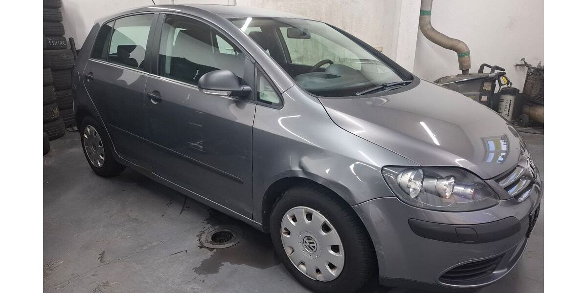 VW Golf 222.293 km 2.222 &euro; Cottbus 03042