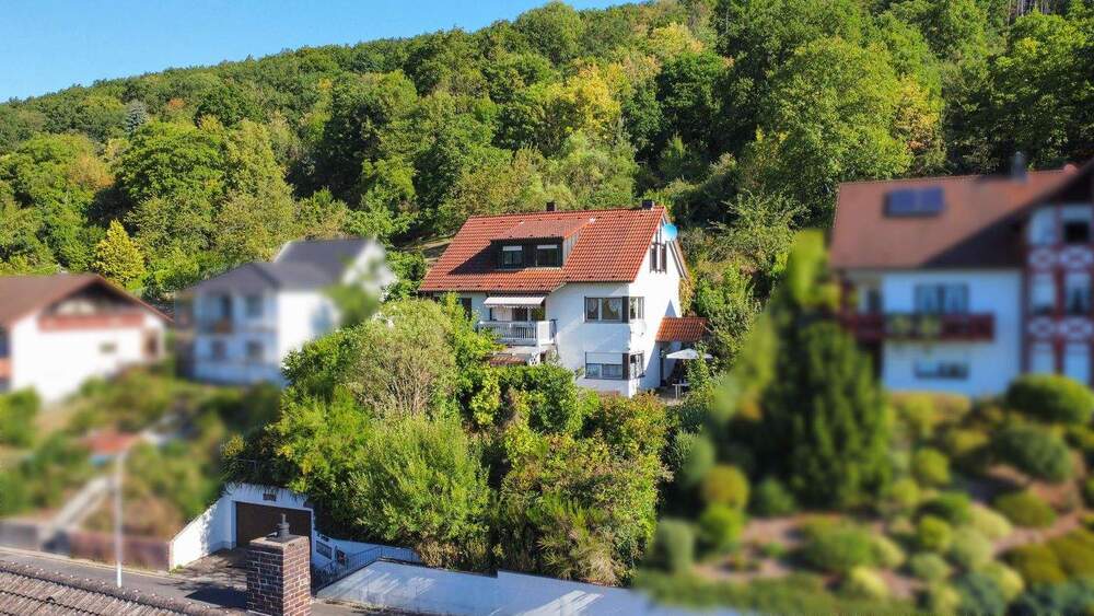 Einfamilienhaus Gemünden am Main Gemünden - 7 Zimmer, 179 m&sup2;, 300.000&euro; | Angebot:25996999