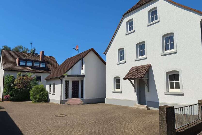 Haus zum Kaufen in Erlangen 2.200.000 € 428 m²