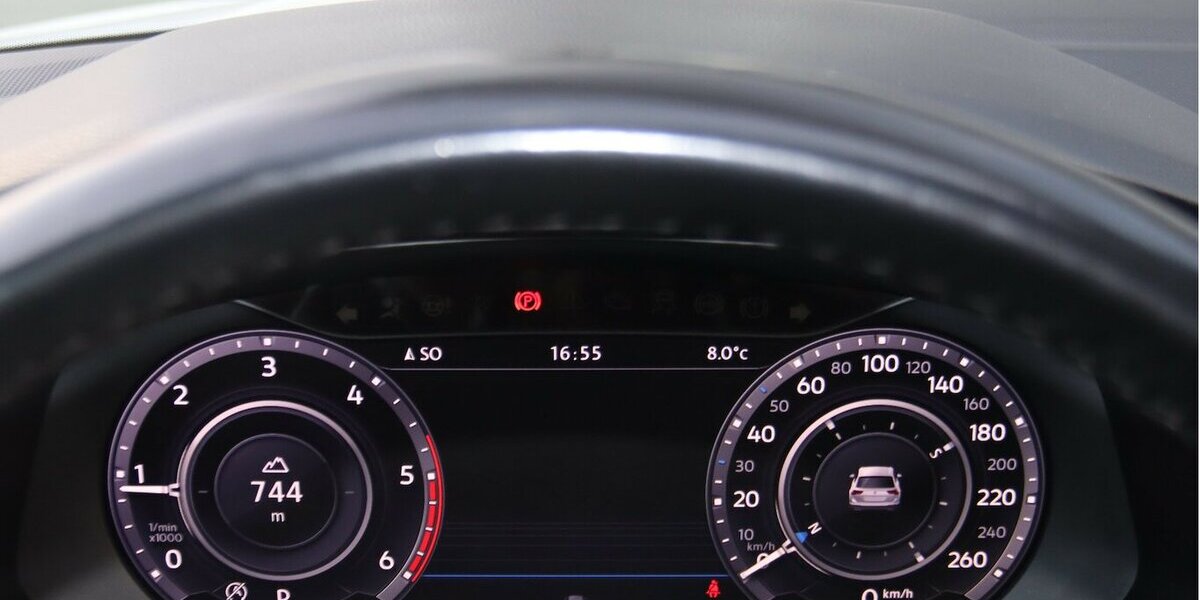 VW Tiguan 2.0TDI HIGHLINE/4-MOTION/VIRTUAL/PANORAMA 162.880 km 18.900 &euro; Villingen-Schwenningen 78054