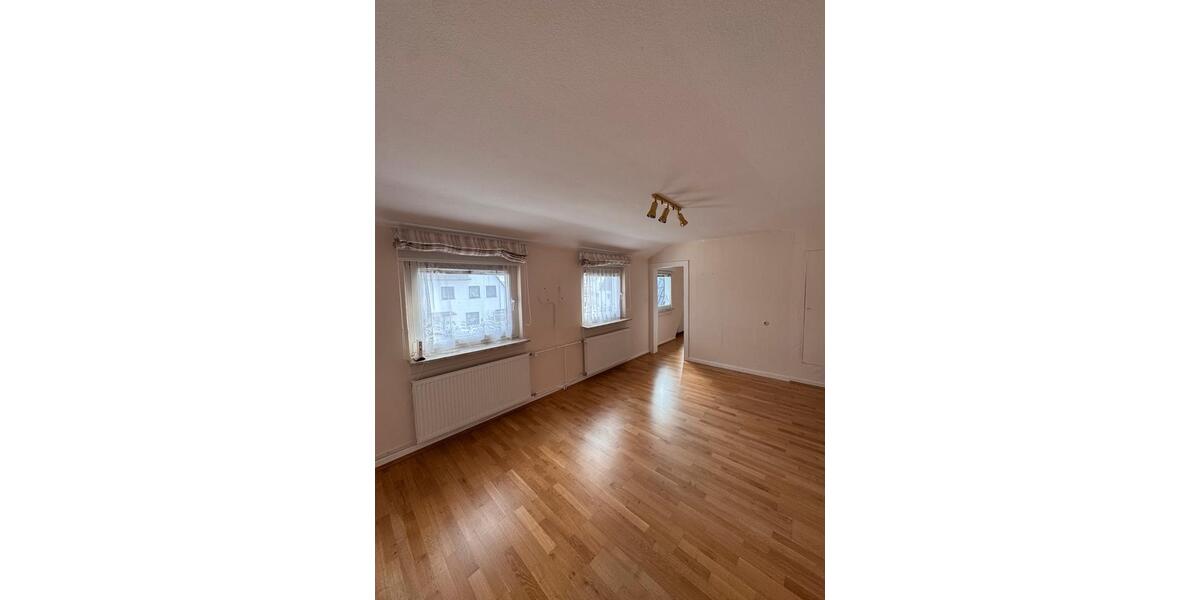 Doppelhaushälfte Wiesbaden Schierstein - 2 Zimmer, 85 m&sup2;, 1.500&euro; | Angebot:26035821