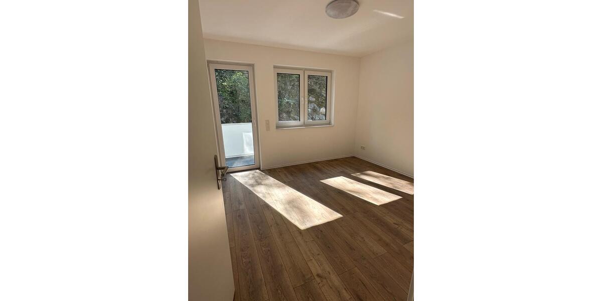 Doppelhaushälfte Niedernhausen - 4 Zimmer, 150 m&sup2;, 2.250&euro; | Angebot:26383119