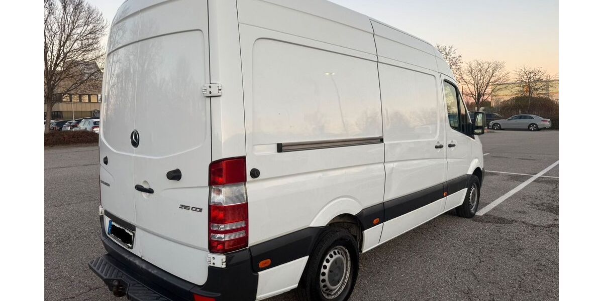 Mercedes-Benz Sprinter 177.000 km 14.000 &euro; München. 81739
