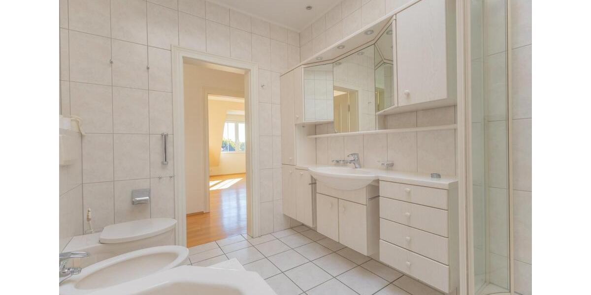 Einfamilienhaus Menden (Sauerland) - 5 Zimmer, 251 m&sup2;, 1.550&euro; | Angebot:24930528