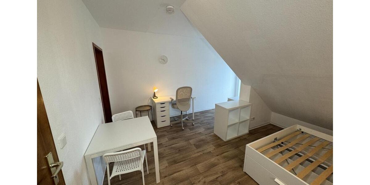 Dachgeschoßwohnung Marburg - 1 Zimmer, 22 m&sup2;, 380&euro; | Angebot:25269896