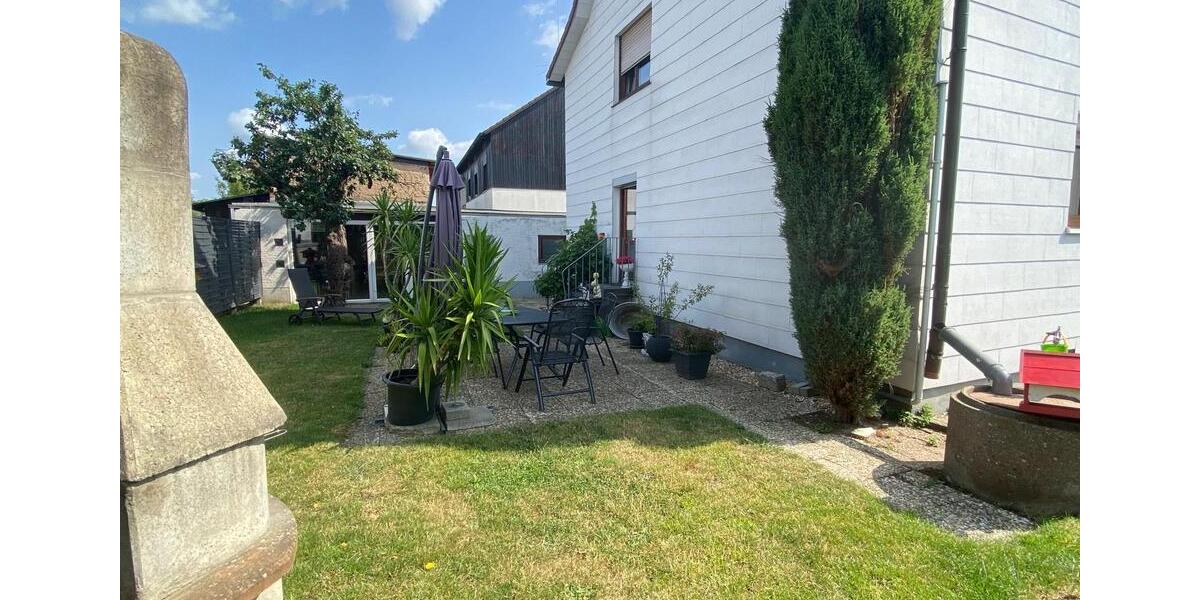 Mehrfamilienhaus, Wohnhaus Weiden in der Oberpfalz - 7 Zimmer, 154 m&sup2;, 1.600&euro; | Angebot:26377748