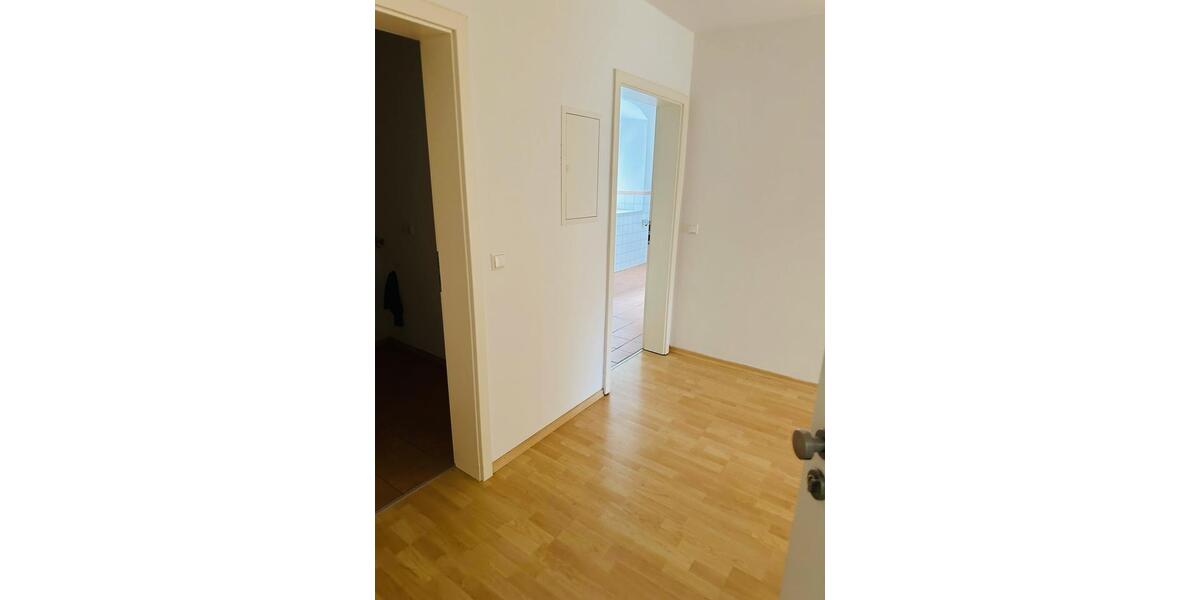 Etagenwohnung Bodenwöhr - 3 Zimmer, 92 m&sup2;, 820&euro; | Angebot:26124375