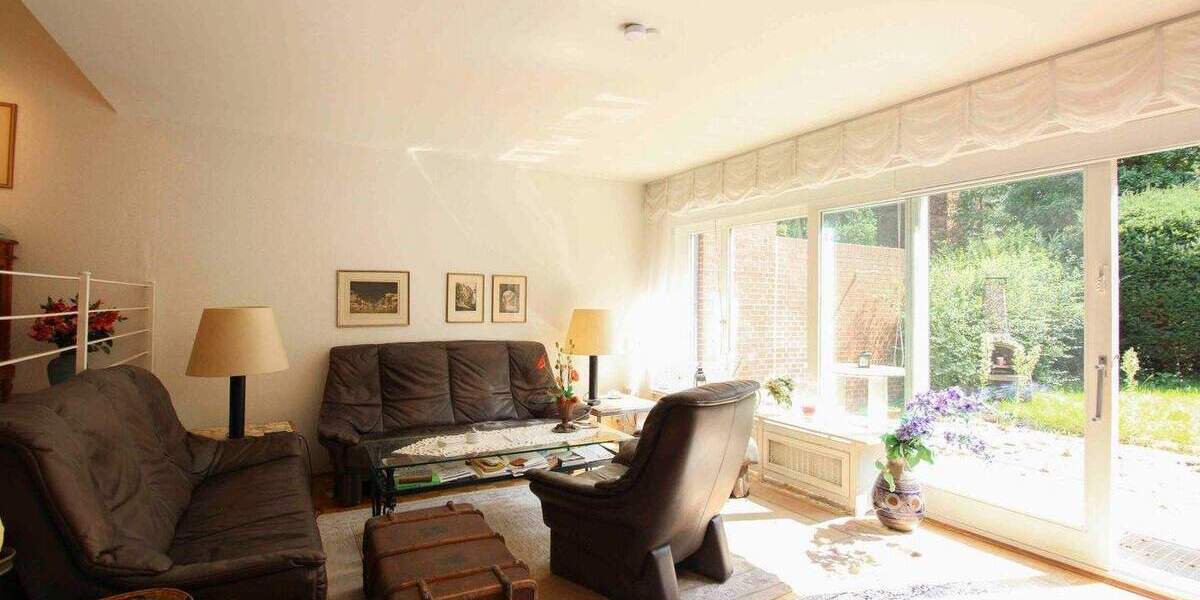 Bezugsfrei: Gepflegtes 3,5-Zi.-Reihenmittelhaus mit Tiefgarage und Garten in Nikolassee! 3 zimmer