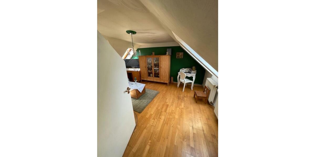 Reihenhaus Waldsassen - 9 Zimmer, 132 m&sup2;, 179.000&euro; | Angebot:27007115