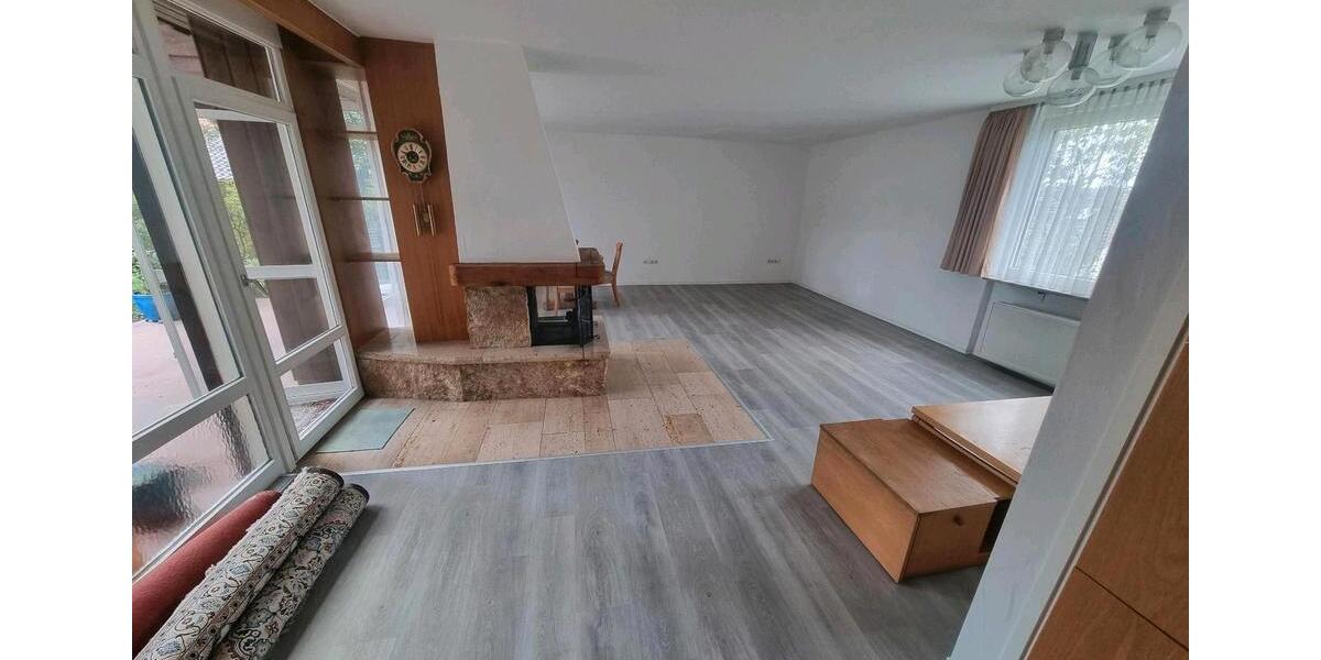 Erdgeschoßwohnung Höchberg - 5.5 Zimmer, 175 m&sup2;, 1.850&euro; | Angebot:26236110