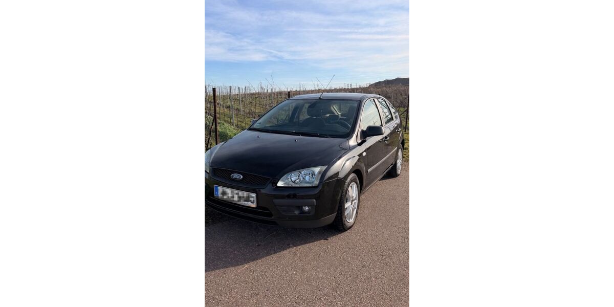 Ford Focus 178.000 km 2.699 &euro; Landau 76829