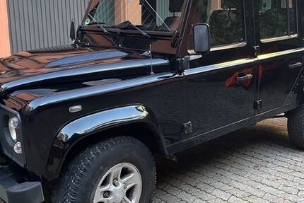 Land Rover Defender 238.300 km 27.900 &euro; München 80799
