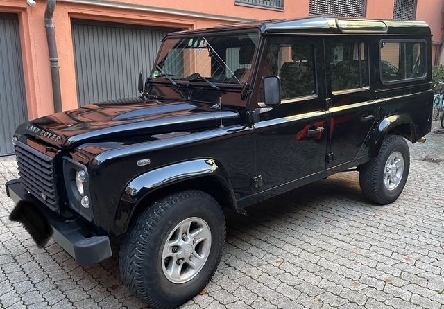Land Rover Defender 238.300 km 27.900 &euro; München 80799