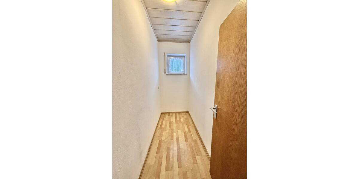 Etagenwohnung Thalmassing - 2 Zimmer, 67 m&sup2;, 540&euro; | Angebot:25940251