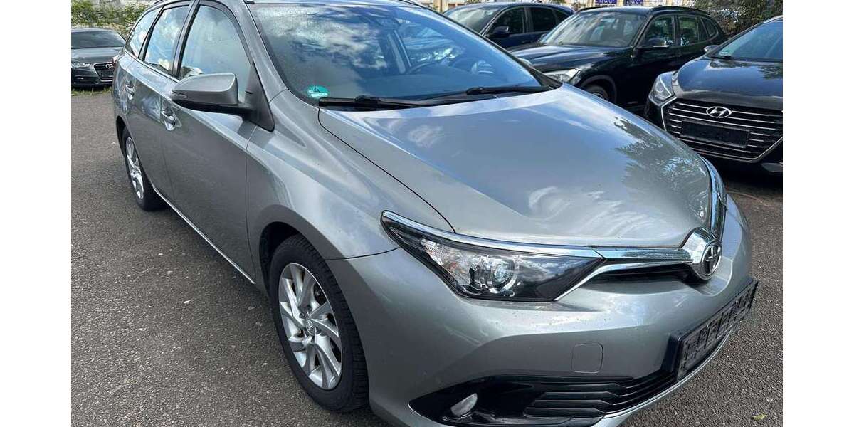 Toyota Auris 168.448 km 4.990 &euro; Magdeburg 39124