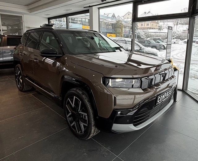 Jeep Compass 2.400 km 52.590 &euro; Battenberg (Eder) 35088