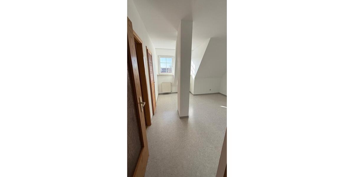 Dachgeschoßwohnung Aken (Elbe) - 1 Zimmer, 65 m&sup2;, 390&euro; | Angebot:25830793