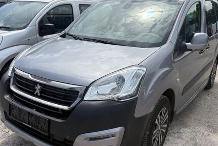 Peugeot Partner 190.000 km 5.399 &euro; Rosenheim 83022