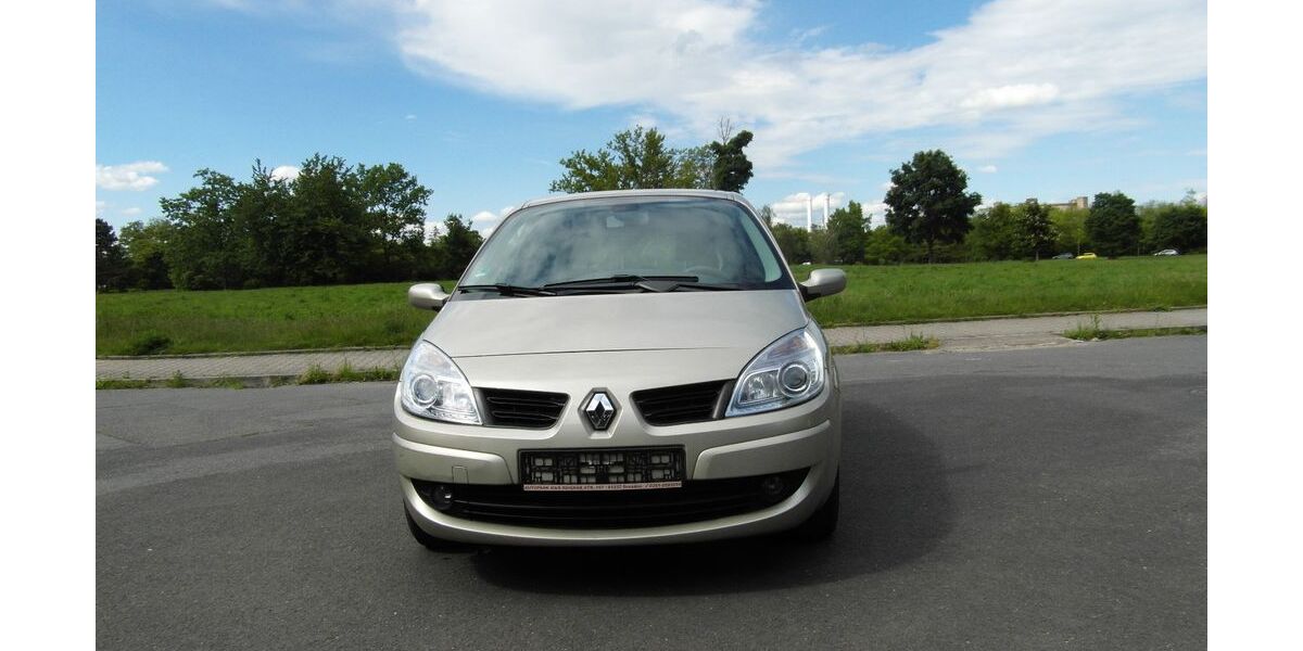 Renault Scenic 92.294 km 2.599 &euro; Dresden 01237