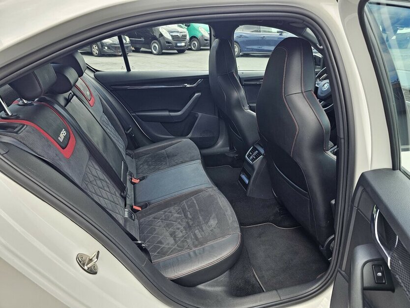 Octavia 2.0 TDI RS SPORTPAKET LEDER NAVI LED