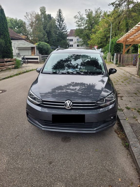 VW Touran 107.000 km 21.000 € Gröbenzell 82194