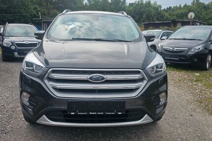 Ford Kuga 50.008 km 10.990 &euro; Braunschweig 38120