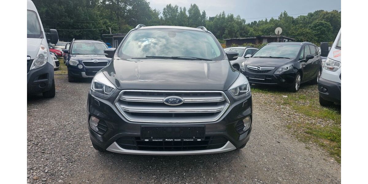 Ford Kuga 50.008 km 10.990 &euro; Braunschweig 38120