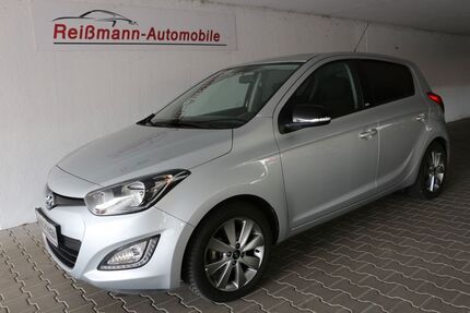 Hyundai i20 27.419 km 9.290 &euro; Dresden 01156