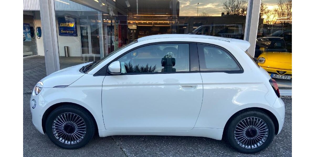 Fiat 500e 11.100 km 16.990 &euro; Asperg 71679