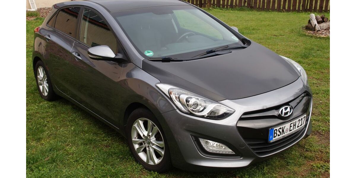 Hyundai i30 103.000 km 5.600 &euro; Friedland 15848